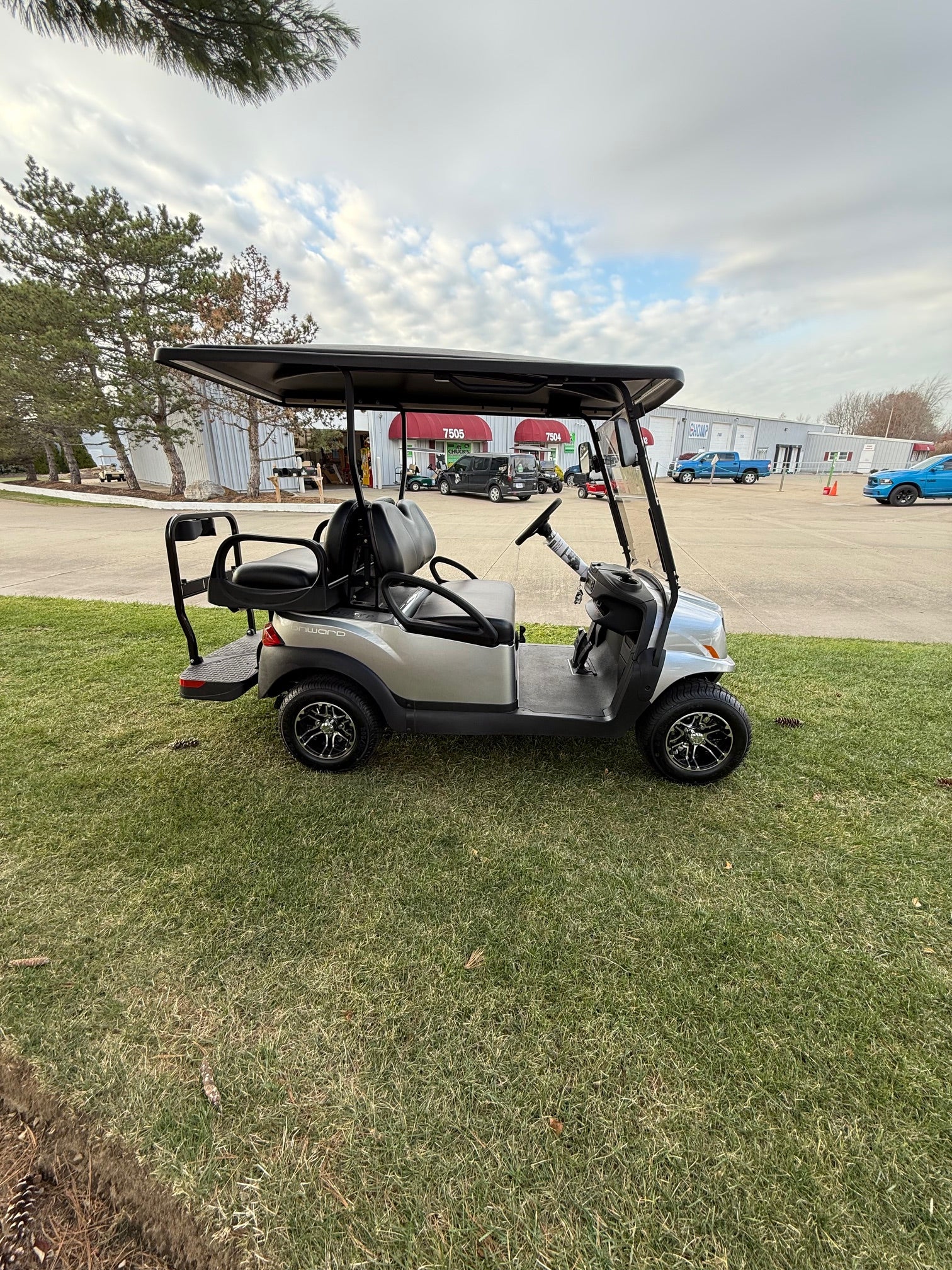 2026 Club Car Onward Gas 4 Passenger  Silver Golf Cart