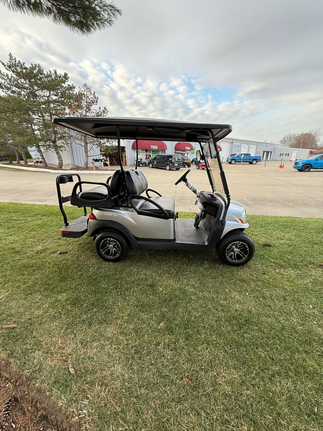 2026 Club Car Onward Gas 4 Passenger  Silver Golf Cart